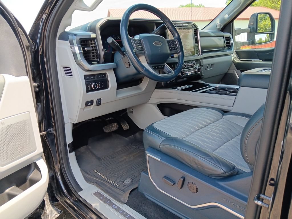 Used 2023 Ford F250 Limited w/ FX4 Off-Road Package AWD/4WD image 32