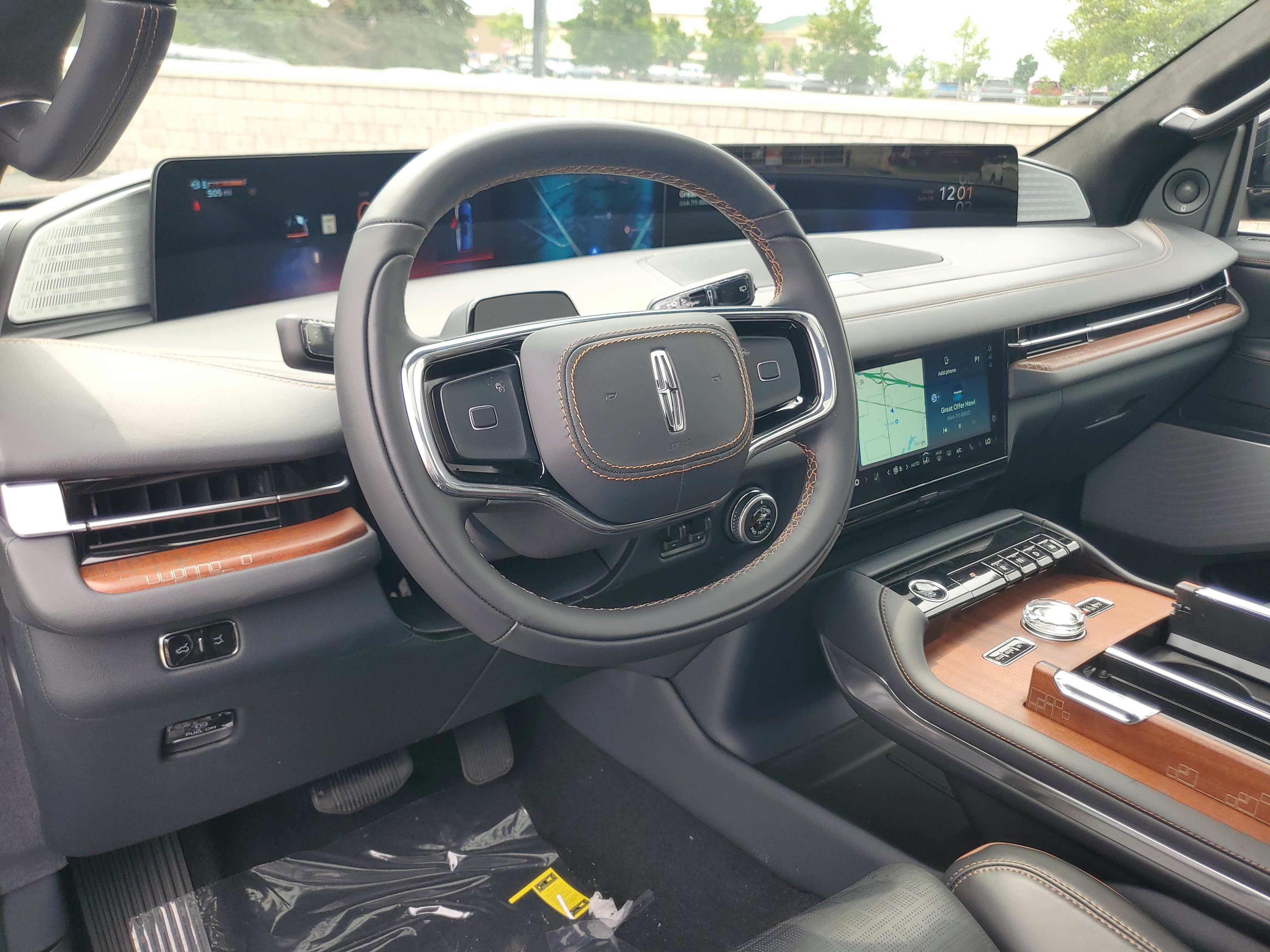New 2026 Lincoln Navigator L Black Label AWD/4WD image 14