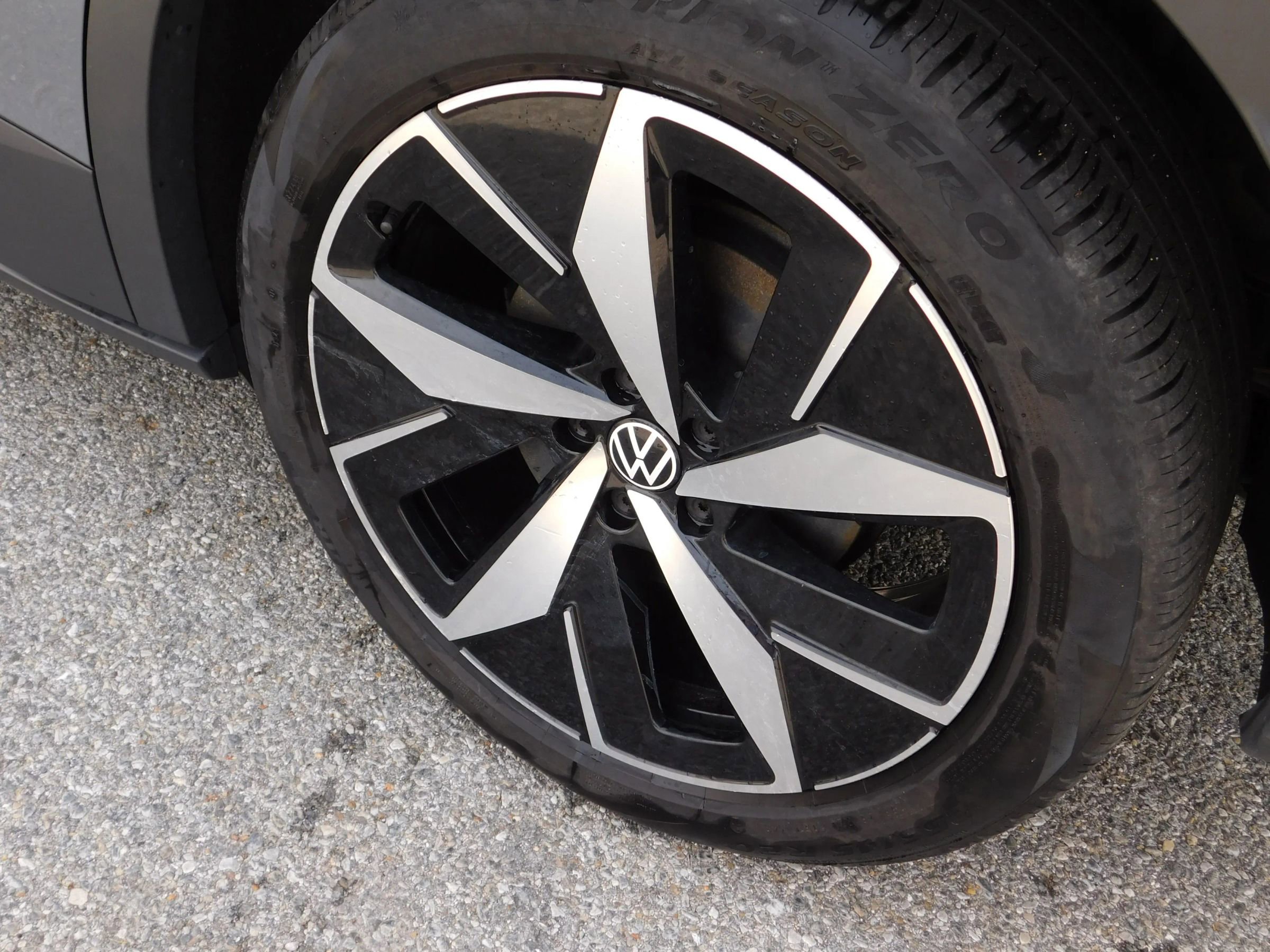 Used 2023 Volkswagen ID.4 Pro S image 9