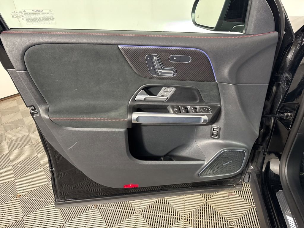 Used 2025 Mercedes-Benz GLB 35 AMG 4MATIC image 25