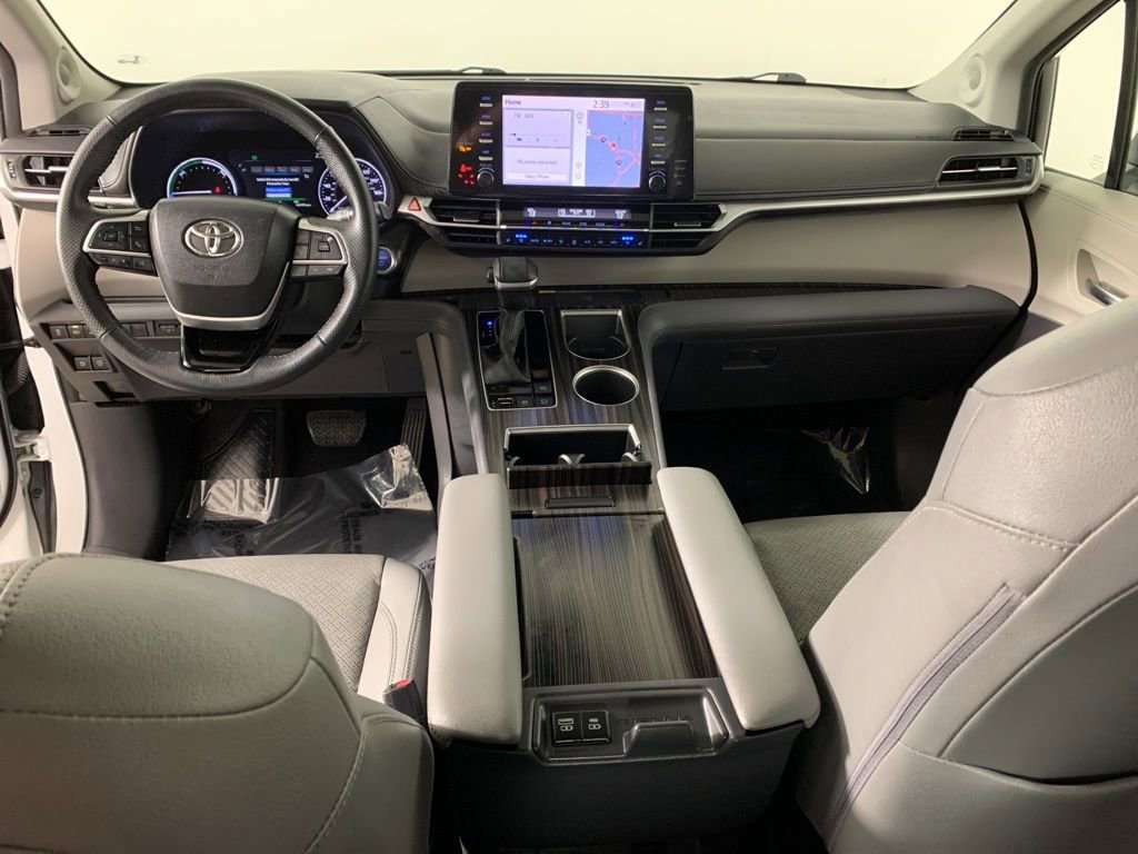 Used 2023 Toyota Sienna Limited FWD image 37