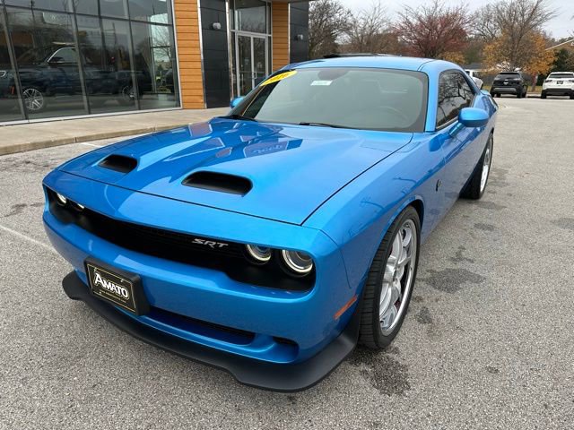Used 2016 Dodge Challenger SRT Hellcat image 2