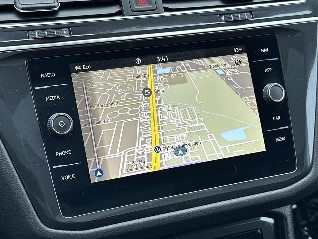 Certified 2023 Volkswagen Tiguan SEL R-Line image 29