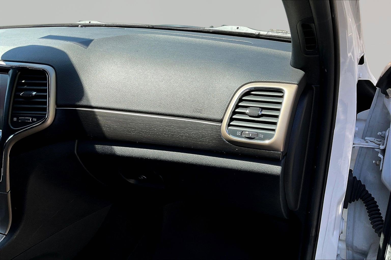 Used 2015 Jeep Grand Cherokee Altitude image 26