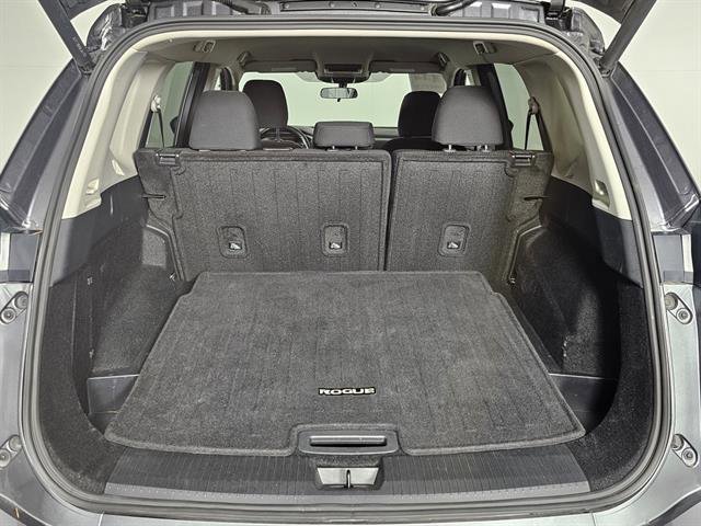 Used 2025 Nissan Rogue SV image 19