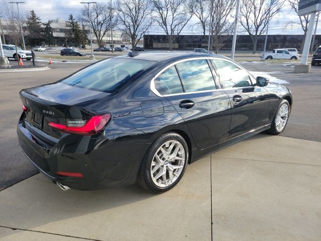 Used 2026 BMW 330i xDrive Sedan image 9