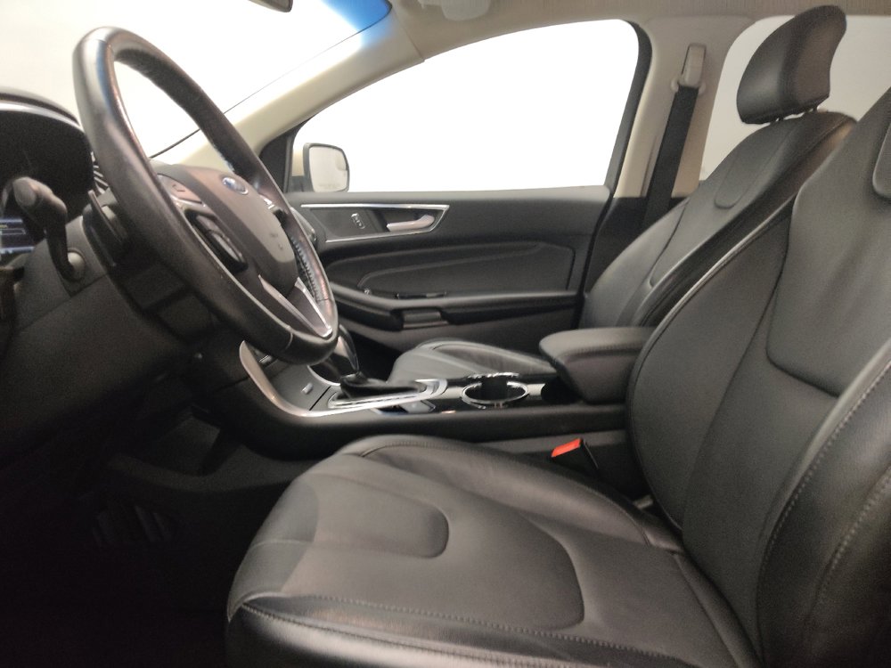 Used 2018 Ford Edge Titanium FWD image 17