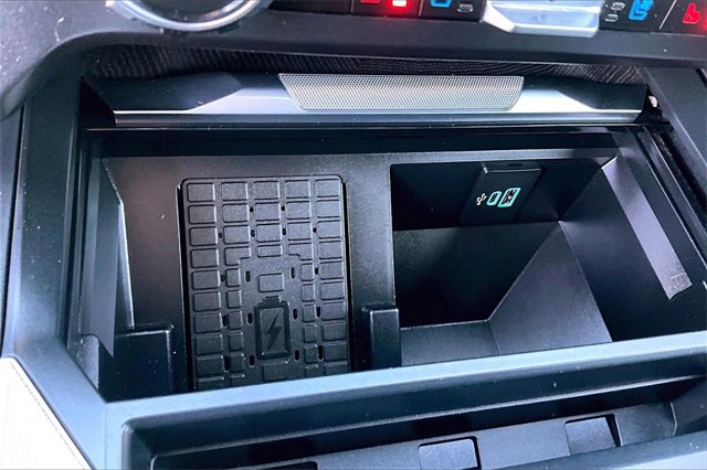 Used 2024 Ford F350 Platinum w/ FX4 Off-Road Package image 23