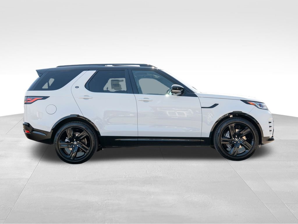 New 2025 Land Rover Discovery Dynamic SE image 8