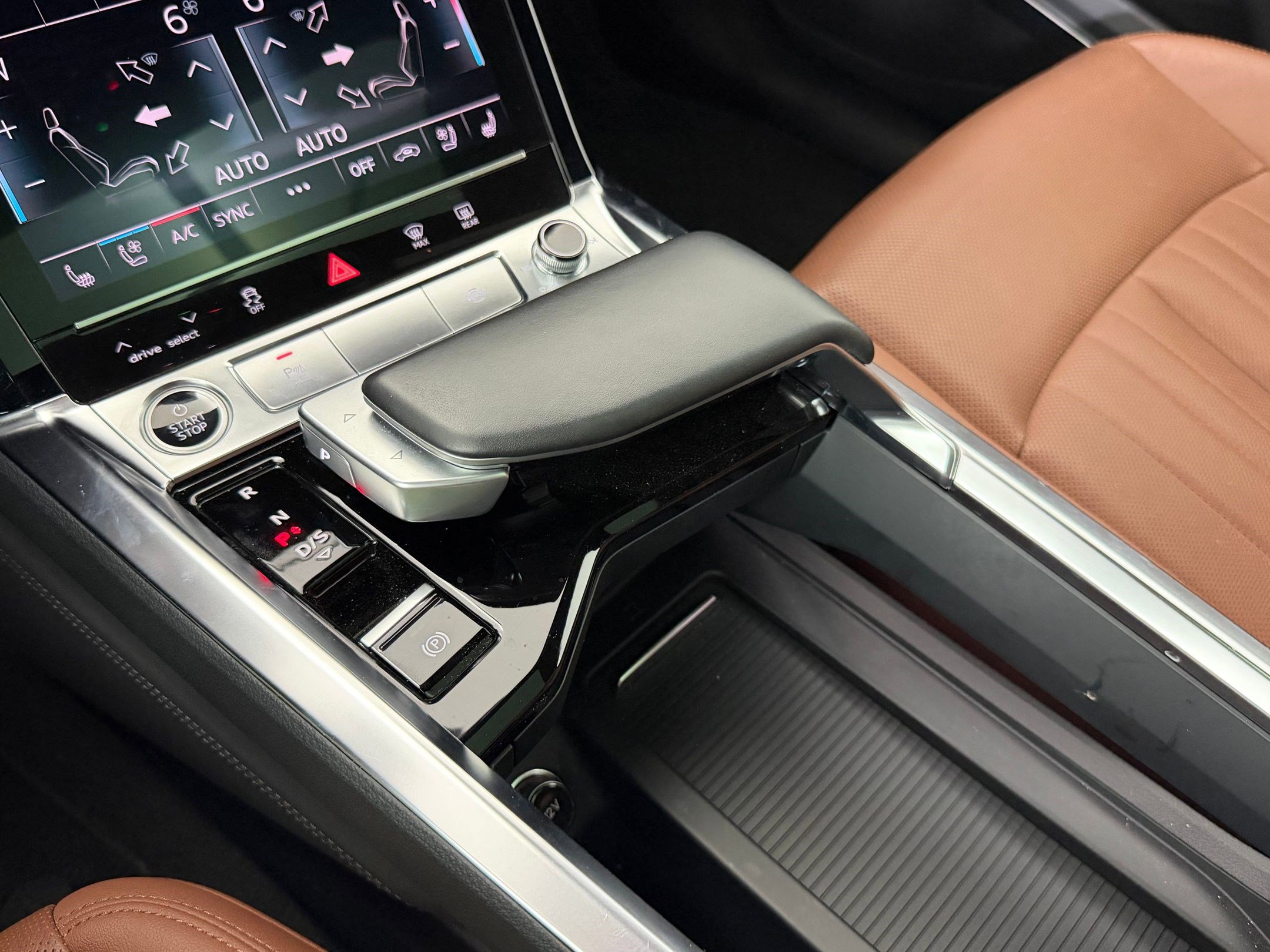 Certified 2022 Audi e-tron Premium Plus w/ Premium Plus Package AWD/4WD image 21