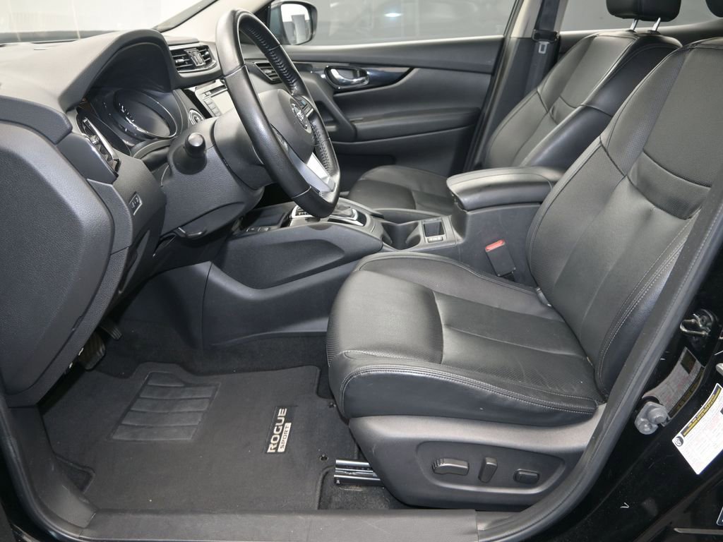 Used 2022 Nissan Rogue Sport SL w/ Premium Package image 13