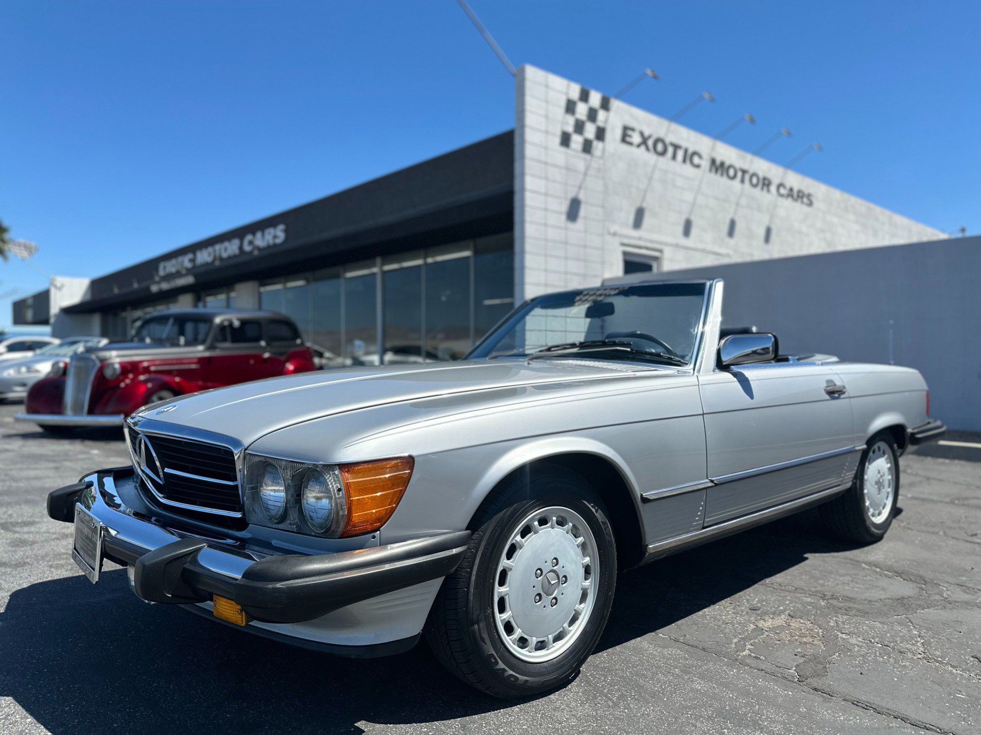 Used 1988 Mercedes-Benz 560 SL image 1