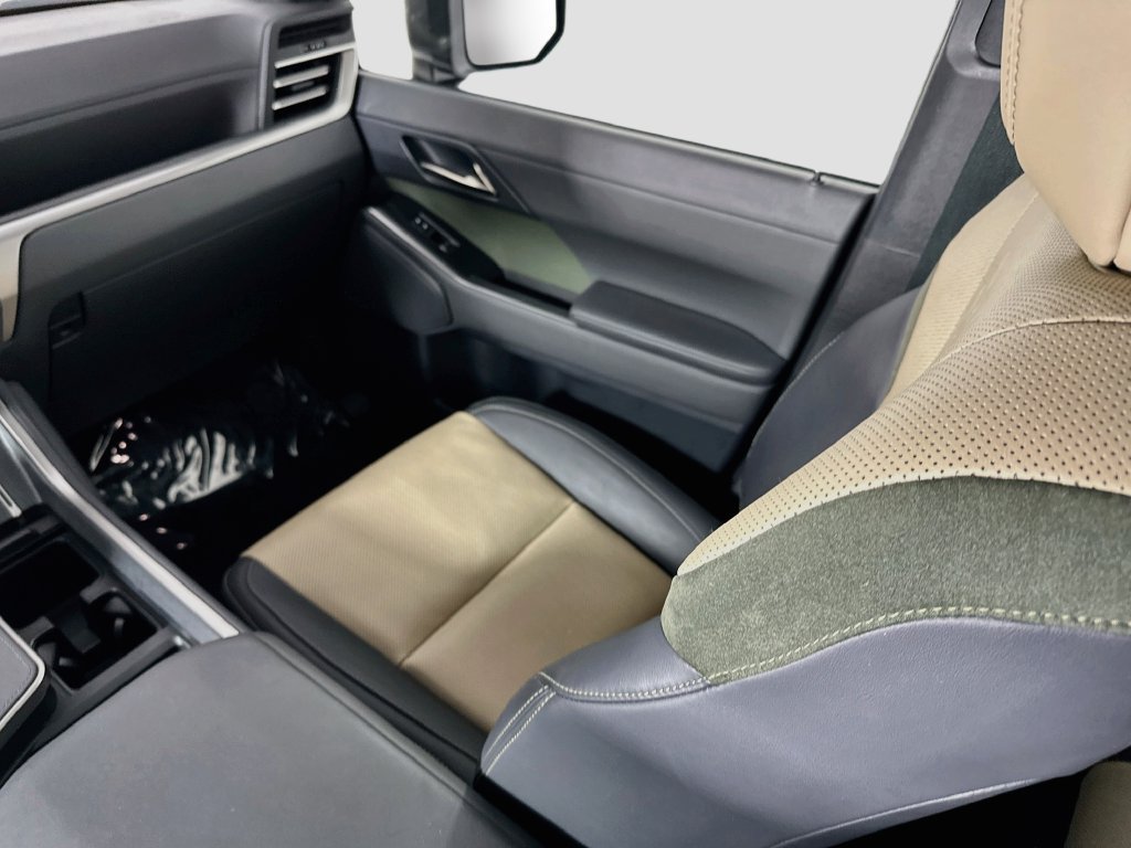 Used 2024 Lexus GX 550 AWD/4WD image 26