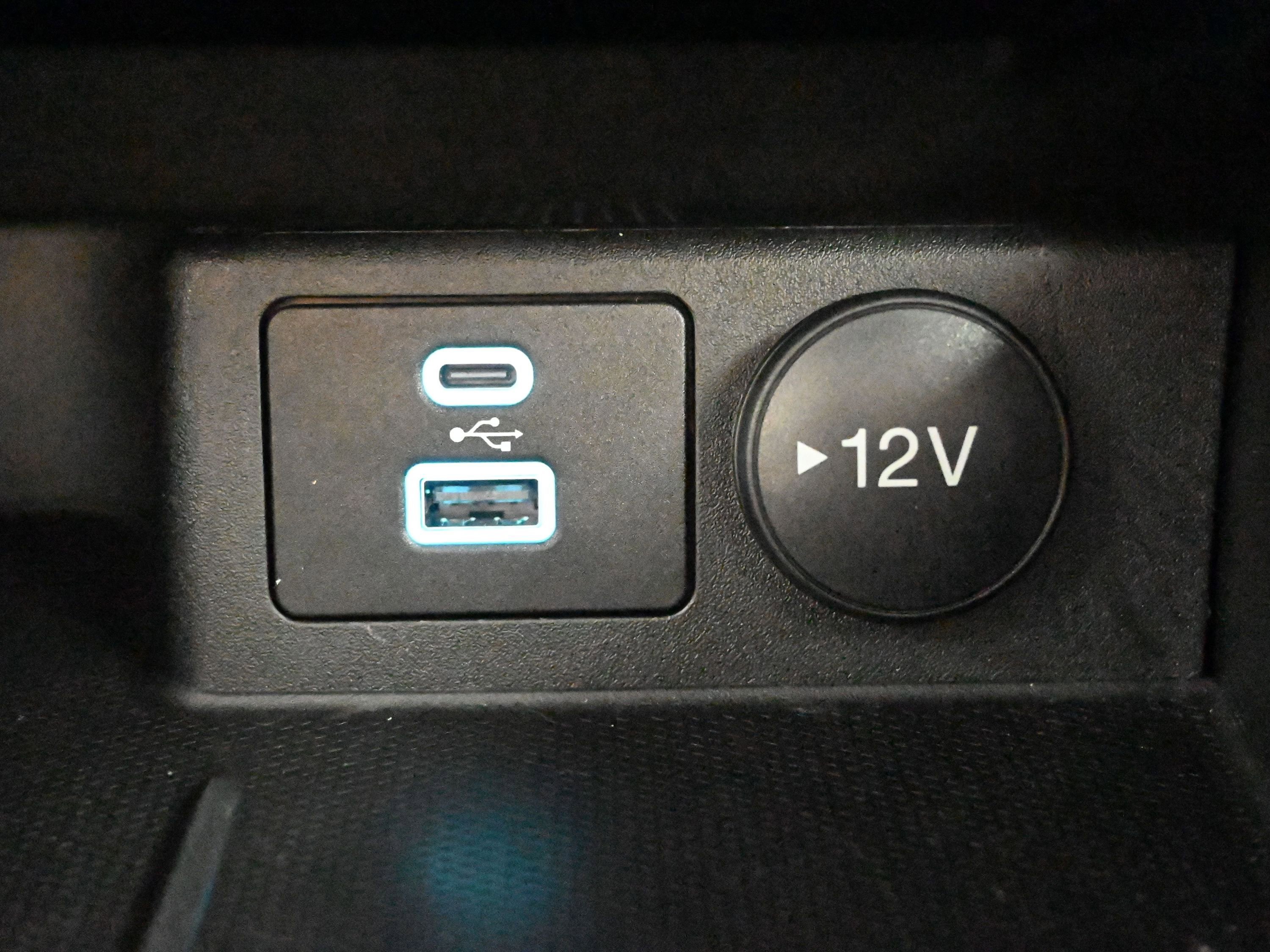 Used 2023 Ford Escape SE image 18