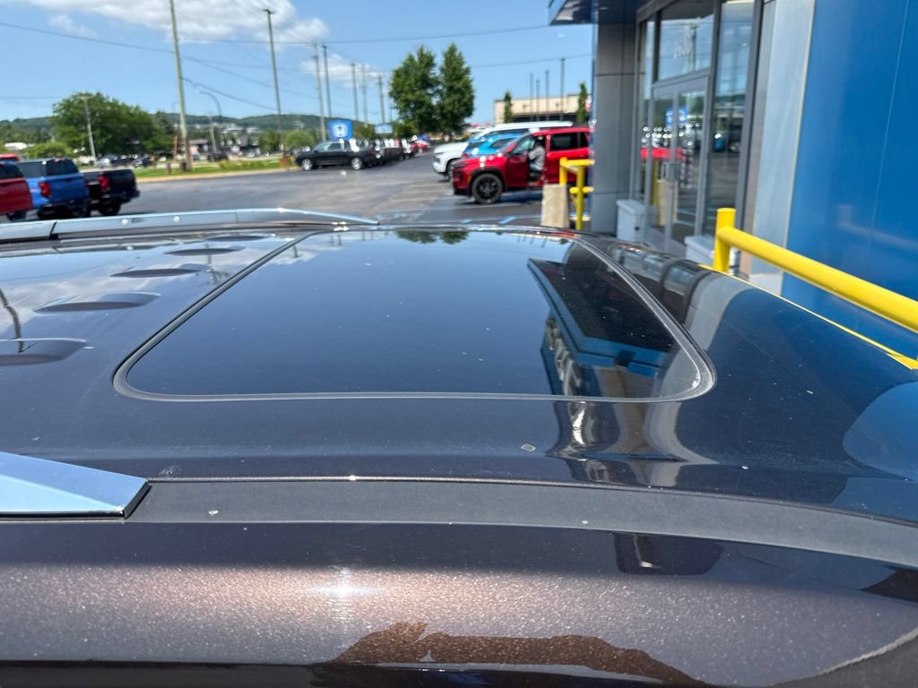 Used 2018 Chevrolet Traverse High Country AWD/4WD image 12