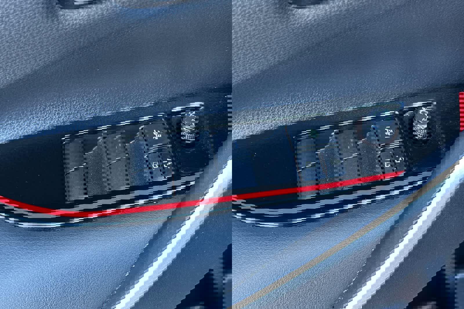 Used 2023 Toyota Corolla SE image 13