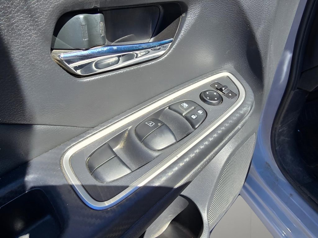 Used 2024 Nissan Versa SR w/ Trunk Package image 25