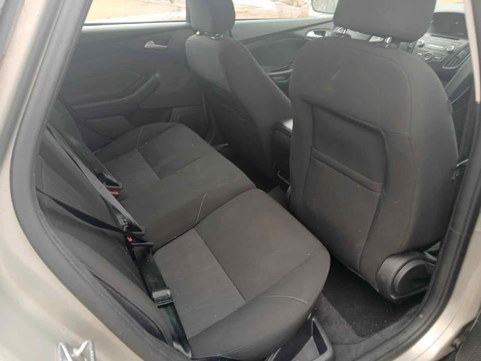 Used 2015 Ford Focus SE FWD image 19
