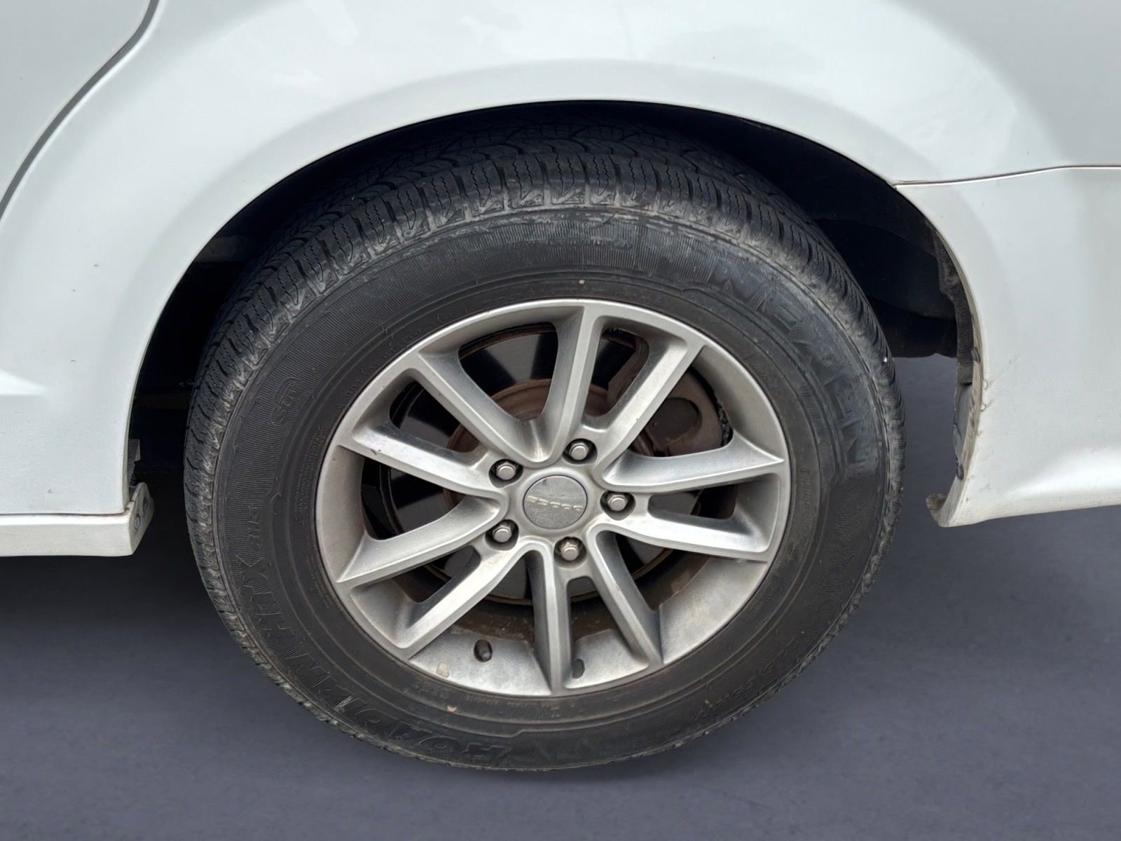 Used 2014 Dodge Grand Caravan R/T FWD image 4