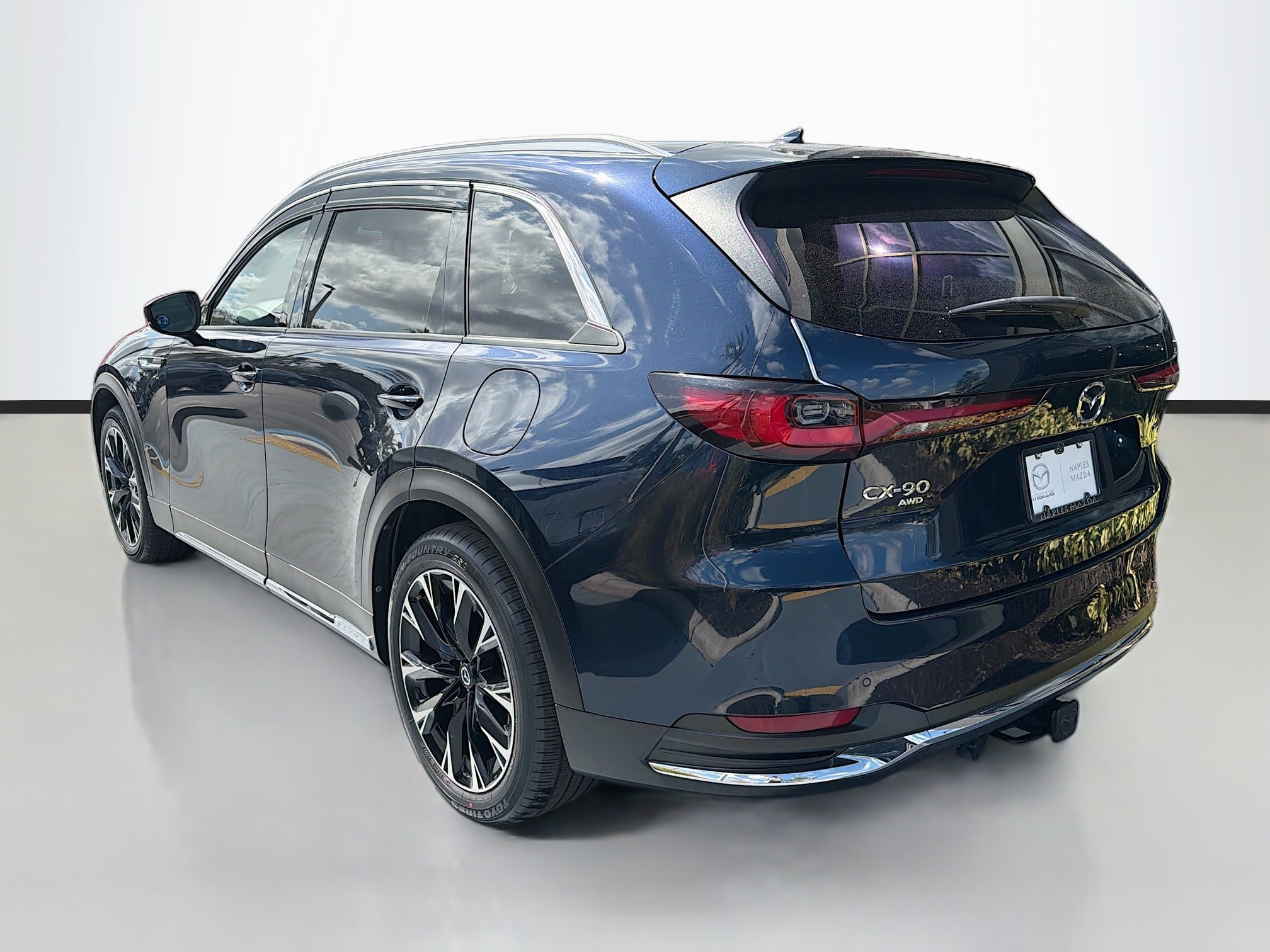 Used 2024 MAZDA CX-90 Plug-In Hybrid w/ Premium Plus image 4
