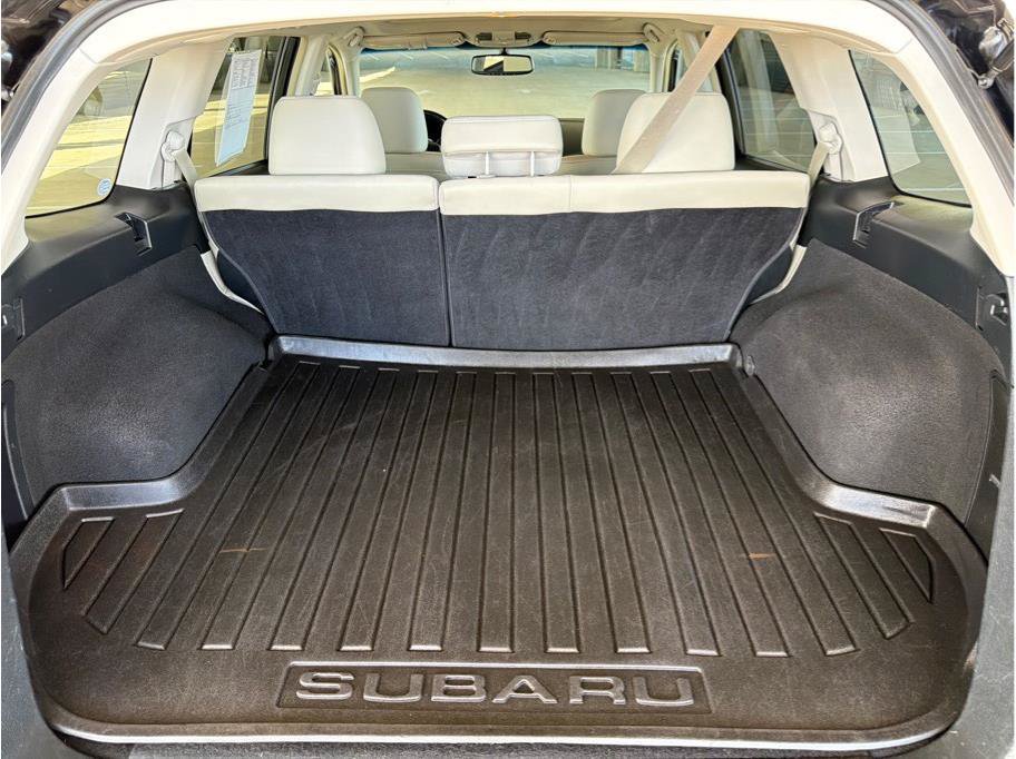 Used 2014 Subaru Outback 3.6R Limited w/ Moonroof Package AWD/4WD image 12