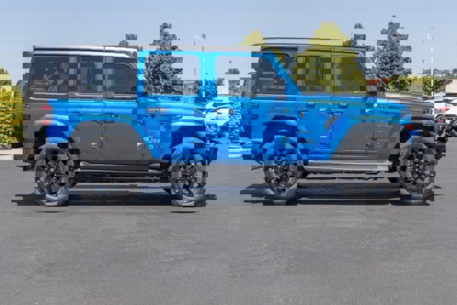 Used 2022 Jeep Wrangler Unlimited Sahara image 5