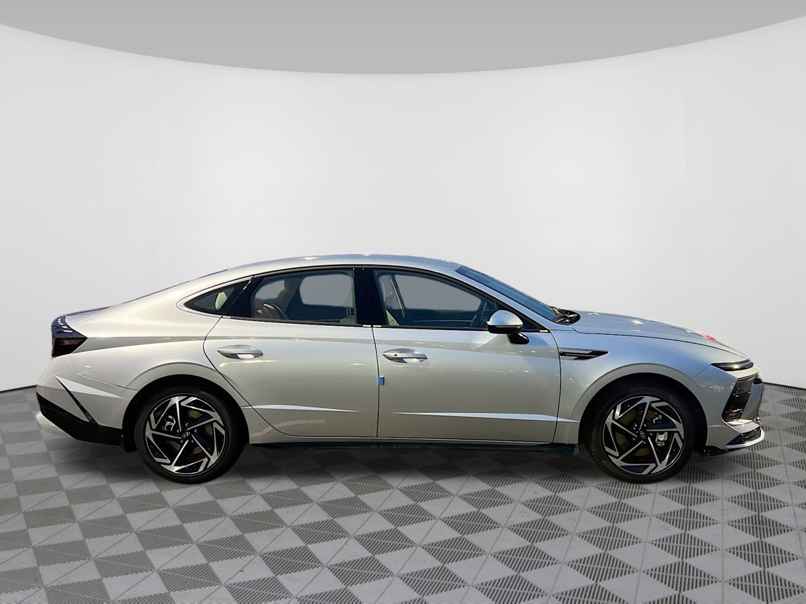 New 2026 Hyundai Sonata SEL FWD image 30