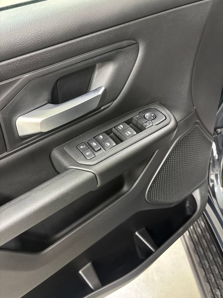 New 2026 RAM 1500 Express AWD/4WD image 18