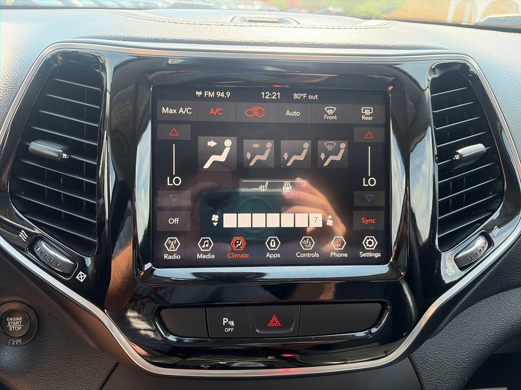 Used 2019 Jeep Cherokee Limited w/ Trailer Tow Group AWD/4WD image 19