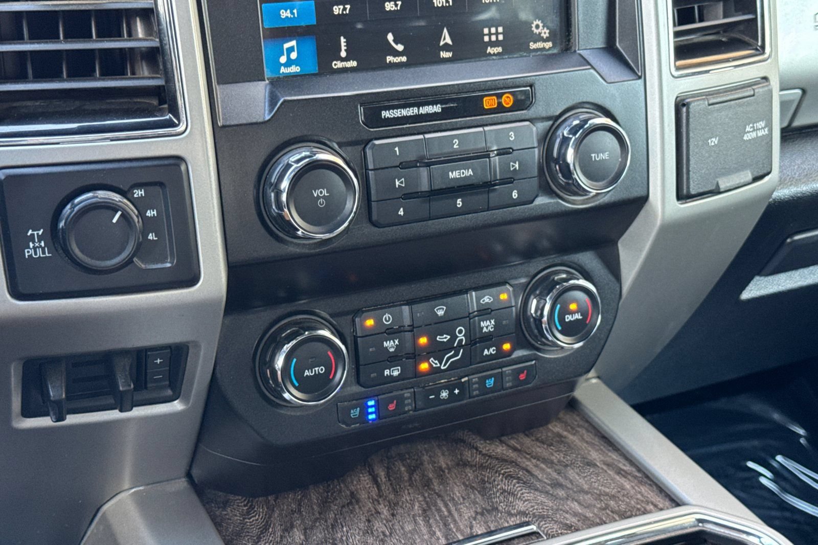Used 2019 Ford F250 Lariat w/ Lariat Ultimate Package AWD/4WD image 20