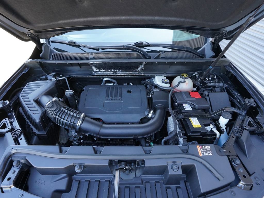 Used 2023 GMC Acadia SLT FWD image 31