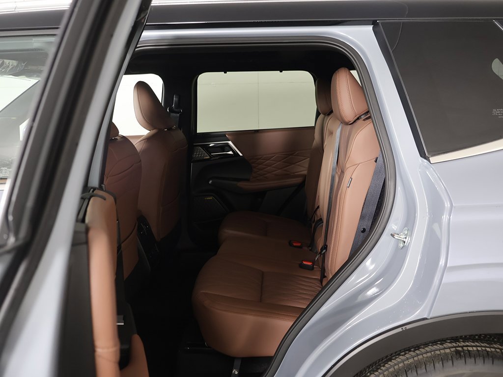 New 2026 Mitsubishi Outlander SEL image 33