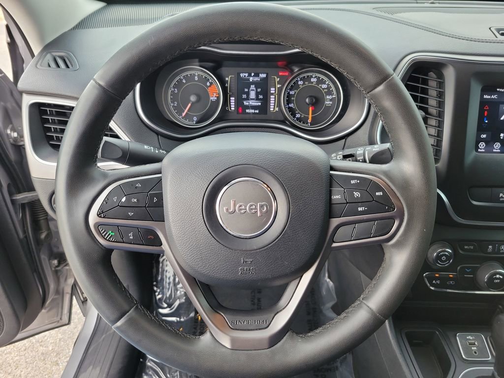Used 2020 Jeep Cherokee Latitude Plus FWD image 24
