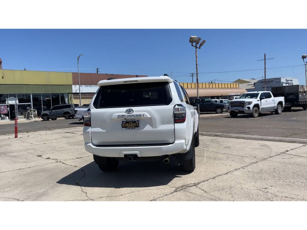 Used 2022 Toyota 4Runner SR5 Premium w/ Moonroof Package AWD/4WD image 2