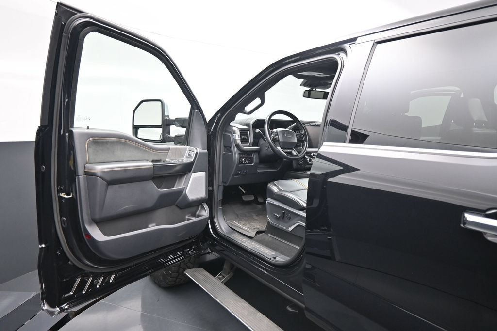 Used 2024 Ford F350 Platinum AWD/4WD image 8