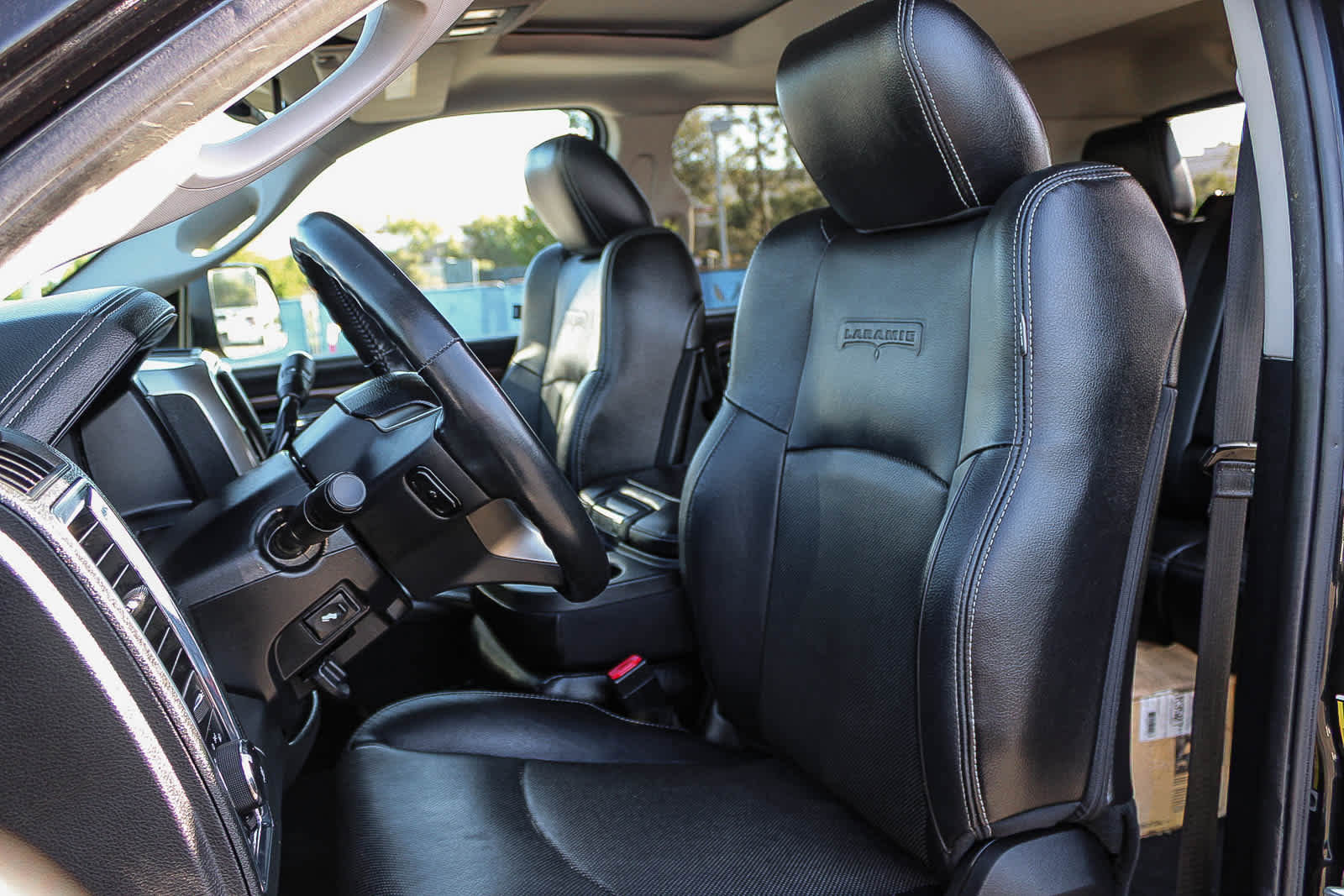 Used 2016 RAM 3500 Laramie AWD/4WD image 18