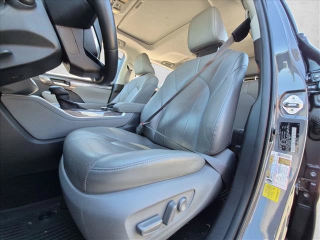 Used 2020 Toyota Highlander Limited AWD/4WD image 14