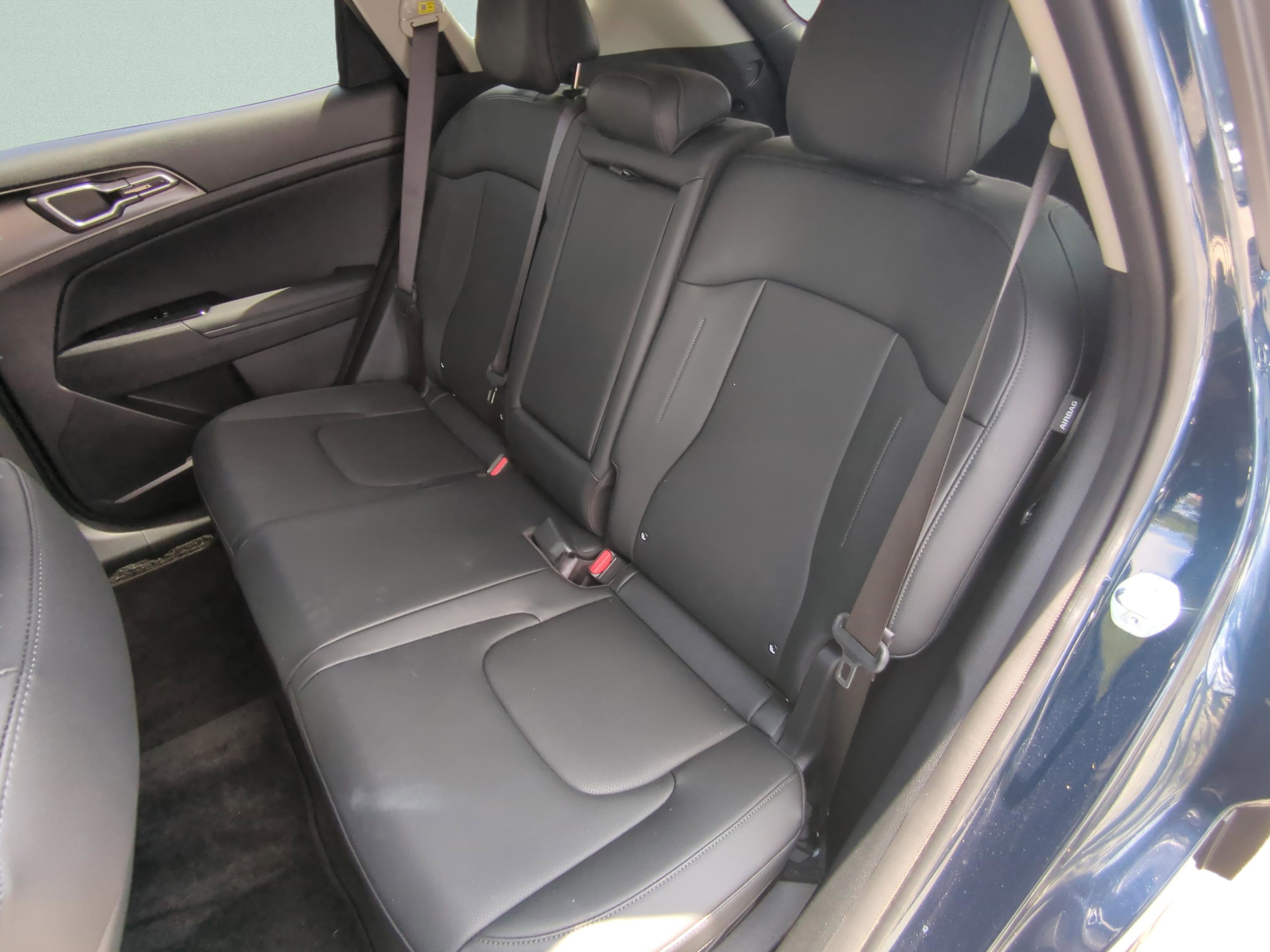Certified 2024 Kia Sportage EX w/ EX Premium Package AWD/4WD image 10