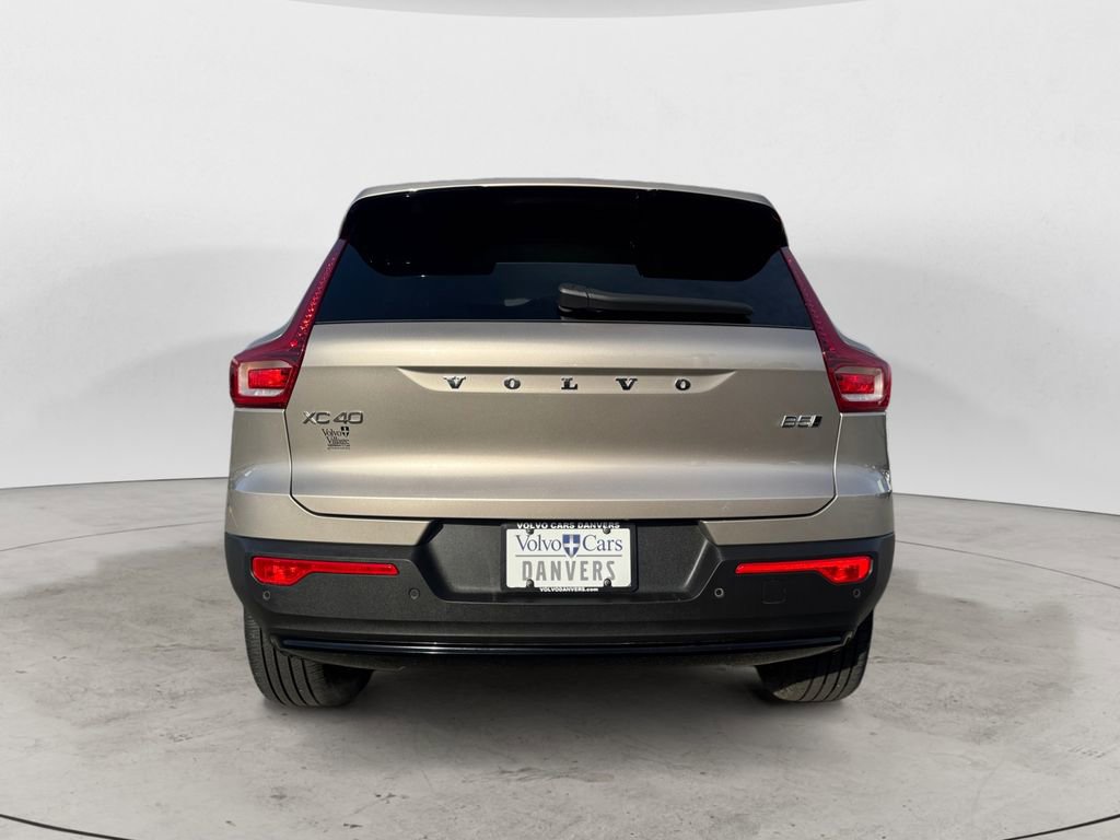 Certified 2023 Volvo XC40 B5 Ultimate w/ Protection Package Premier image 5