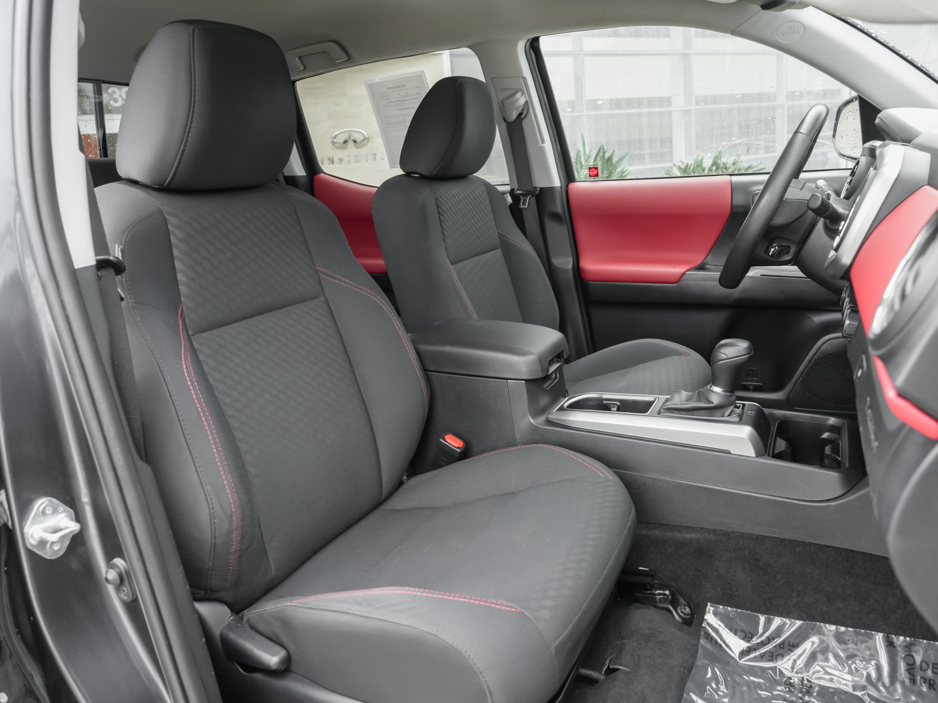 Used 2023 Toyota Tacoma SR5 AWD/4WD image 39