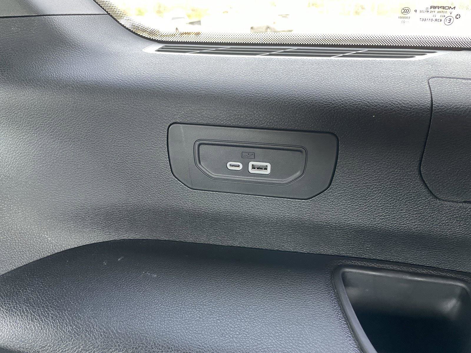 Used 2024 Jeep Grand Cherokee L Altitude image 37