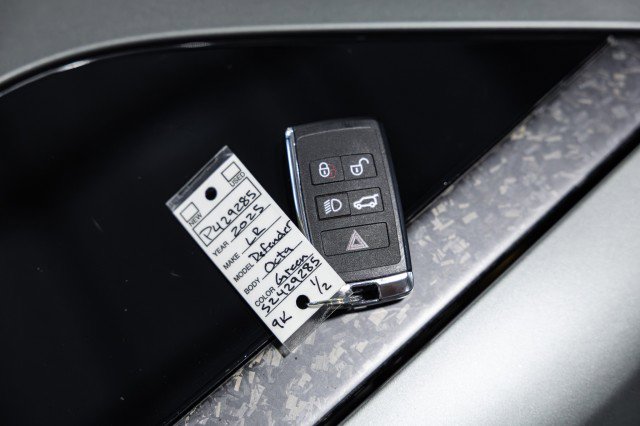Used 2025 Land Rover Defender 110 AWD/4WD image 51