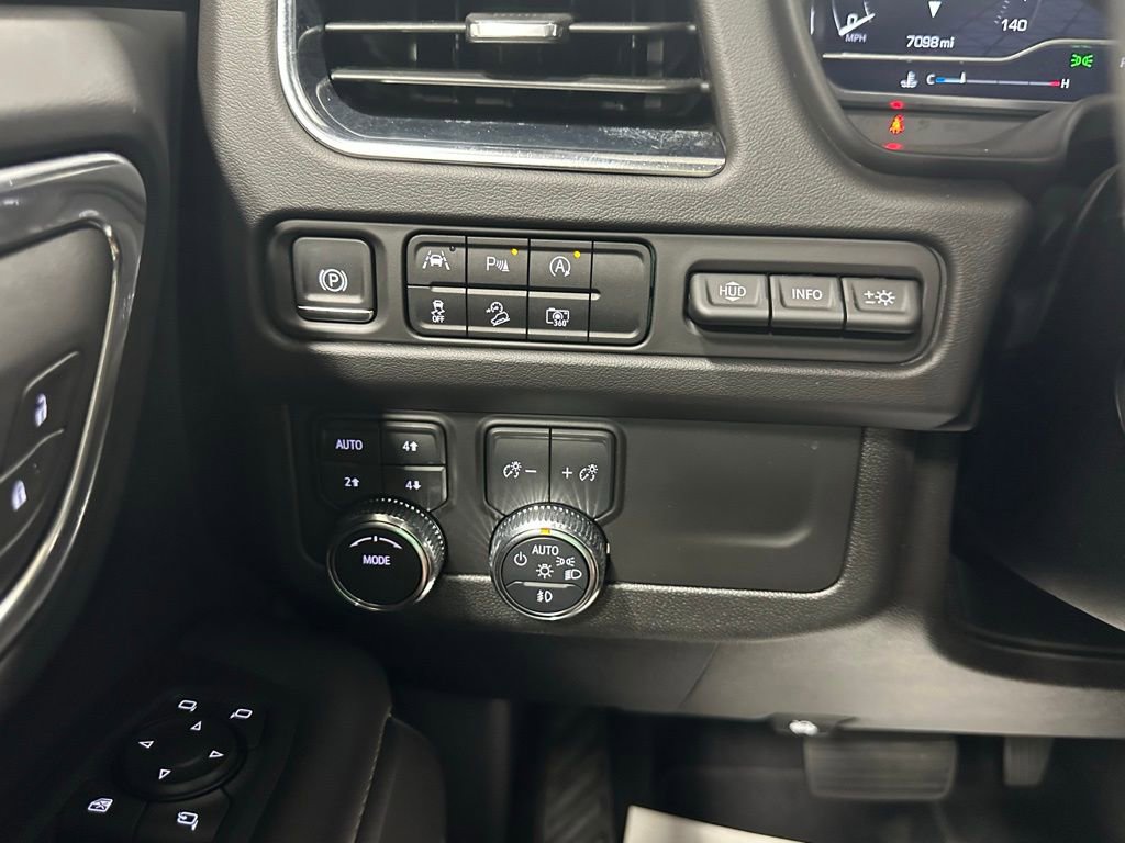 Used 2024 GMC Yukon AT4 w/ AT4 Premium Package image 17