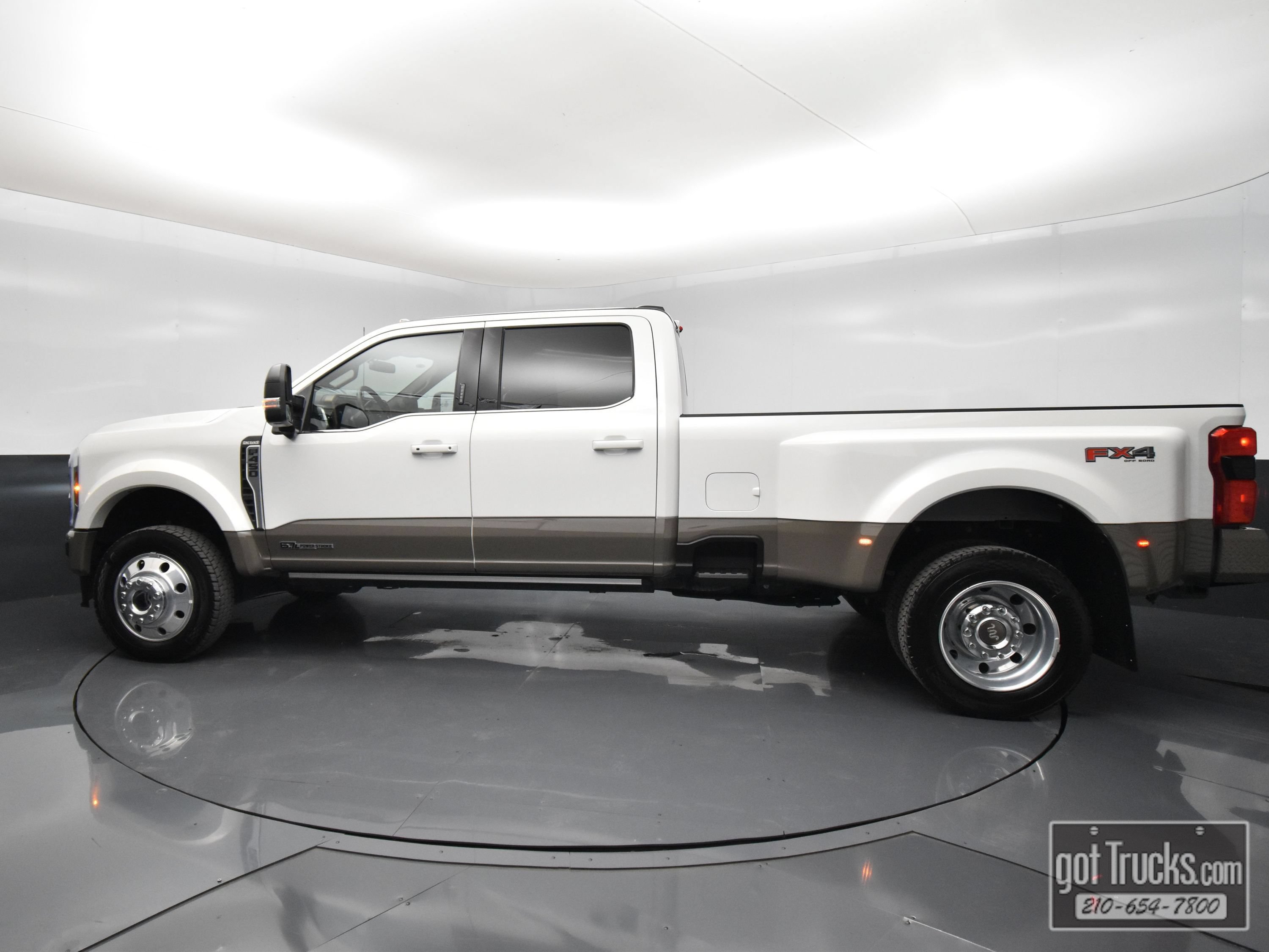 Used 2026 Ford F450 King Ranch w/ FX4 Off-Road Package AWD/4WD image 3