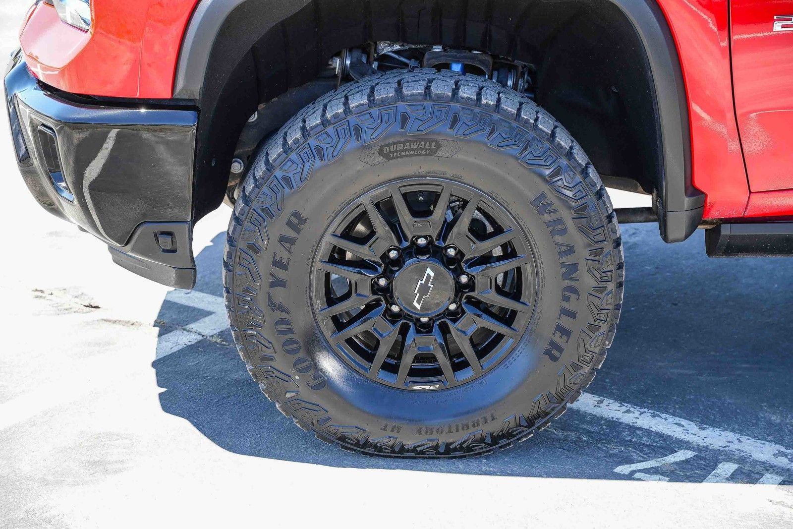 Used 2024 Chevrolet Silverado 2500 ZR2 w/ Technology Package AWD/4WD image 9