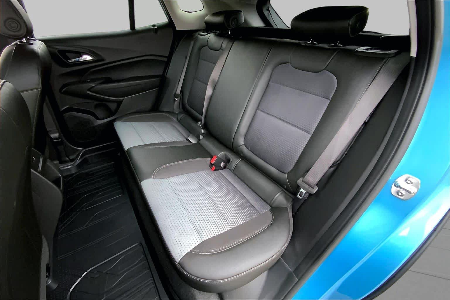 Used 2025 Chevrolet Trax LT w/ Driver Confidence Package FWD image 21