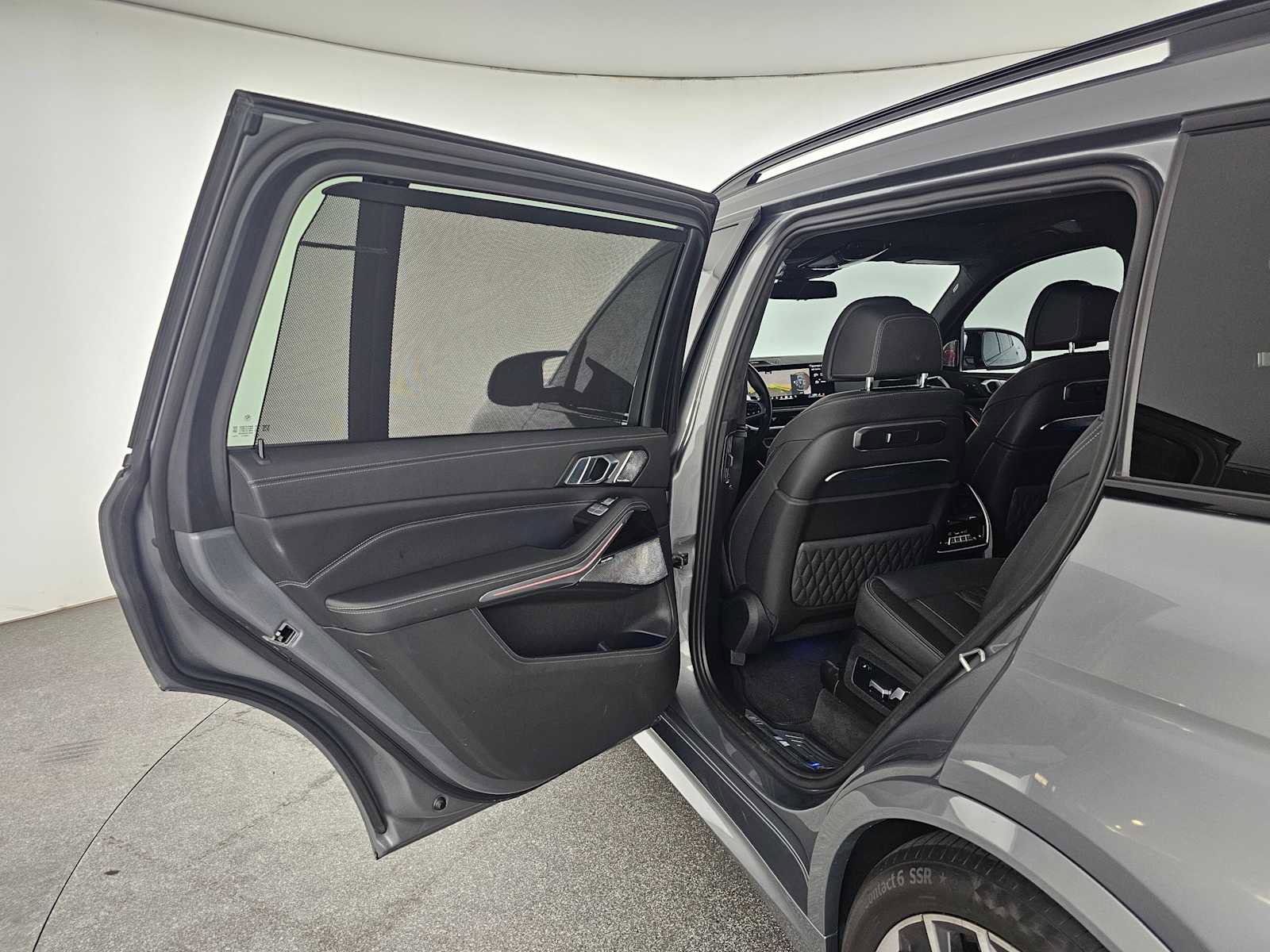 Used 2024 BMW X7 M60i w/ Executive Package image 18