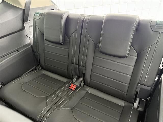 New 2025 Volkswagen Atlas SEL image 19