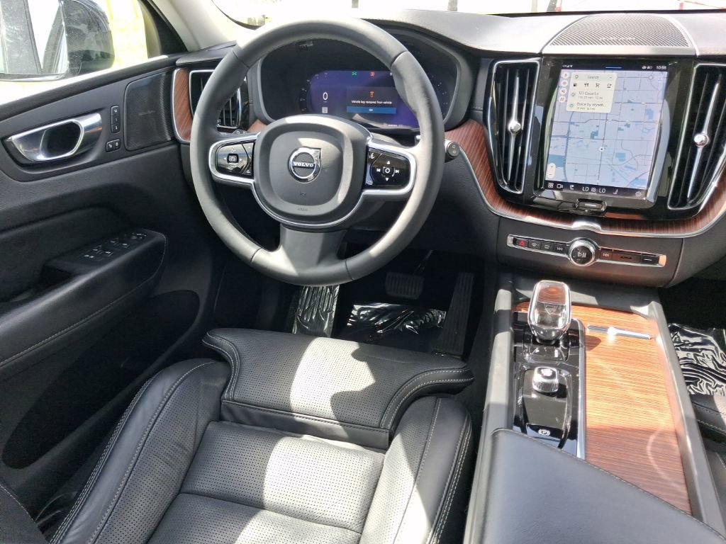 Used 2023 Volvo XC60 B5 Ultimate w/ Climate Package AWD/4WD image 10