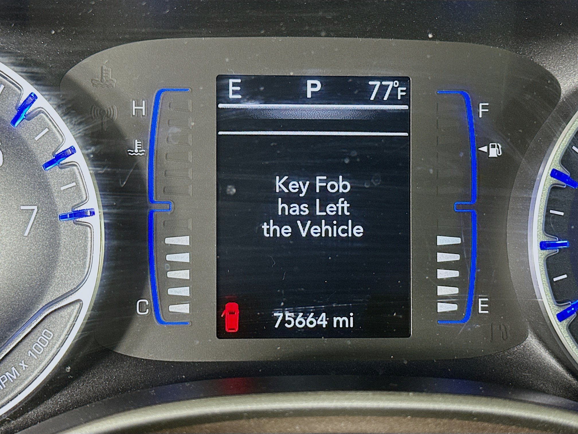 Used 2018 Chrysler Pacifica Touring Plus w/ Tire & Wheel Group FWD image 19